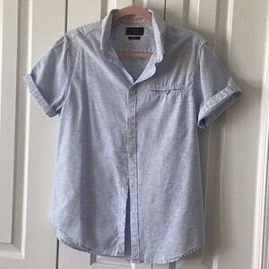 Light weight short sleeve button down collar shirt